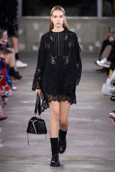 Look 69